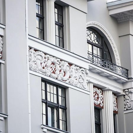 Centrally Located Apartment Overlooking Vermanes Park Рига Экстерьер фото